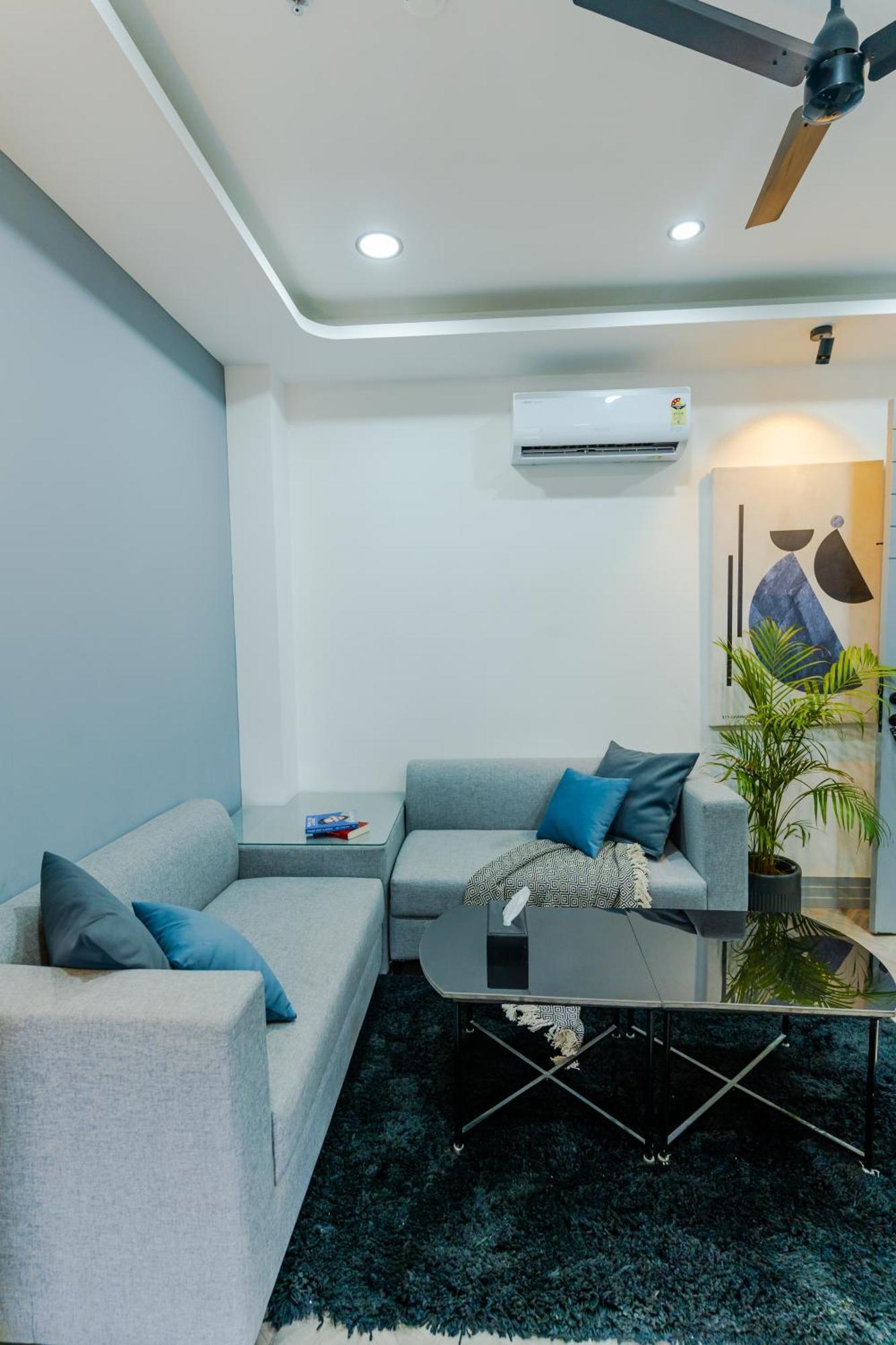 Bedchambers Luxury Apartment Near Golf Course Road グルガウン エクステリア 写真