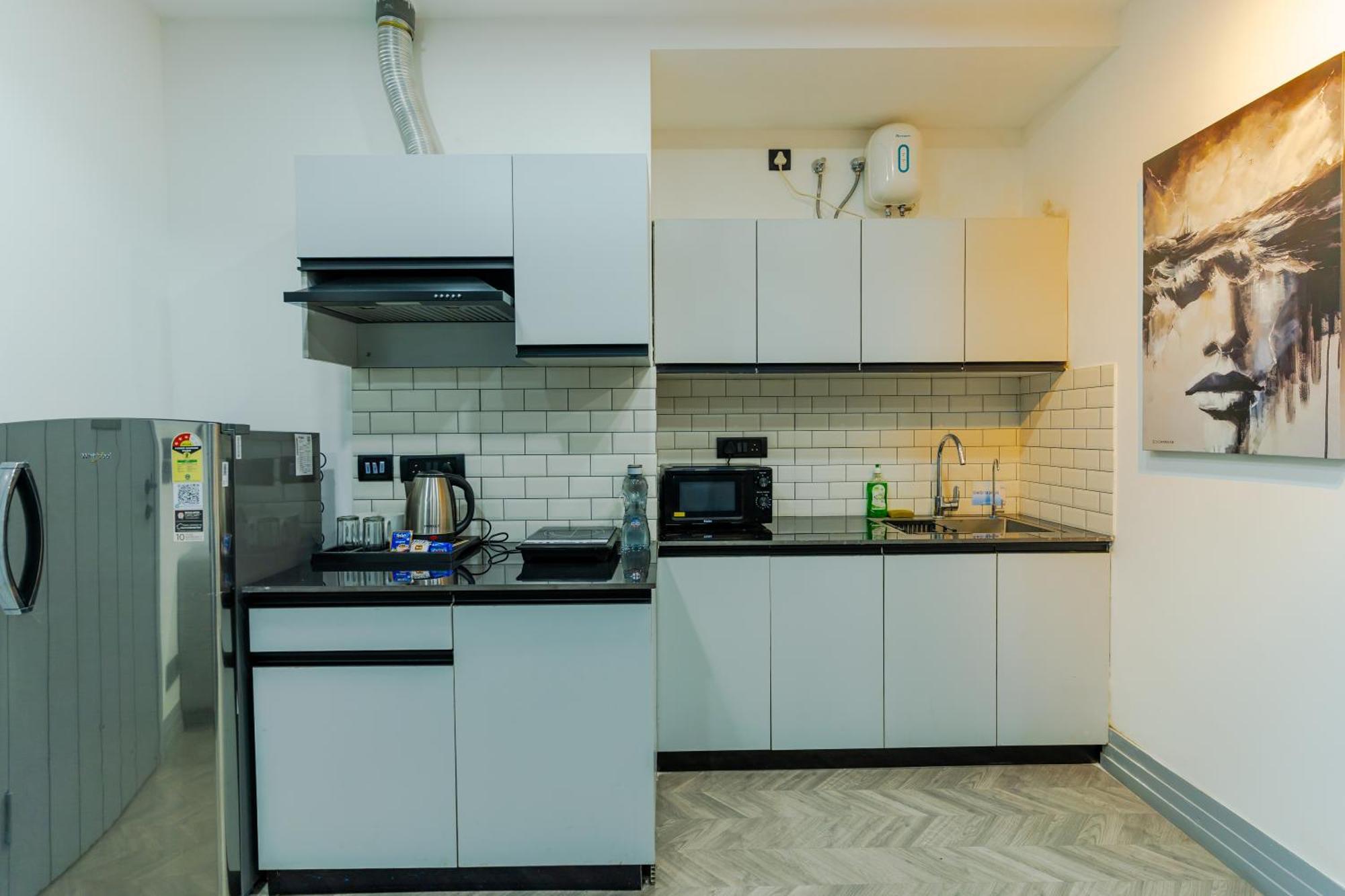 Bedchambers Luxury Apartment Near Golf Course Road グルガウン エクステリア 写真