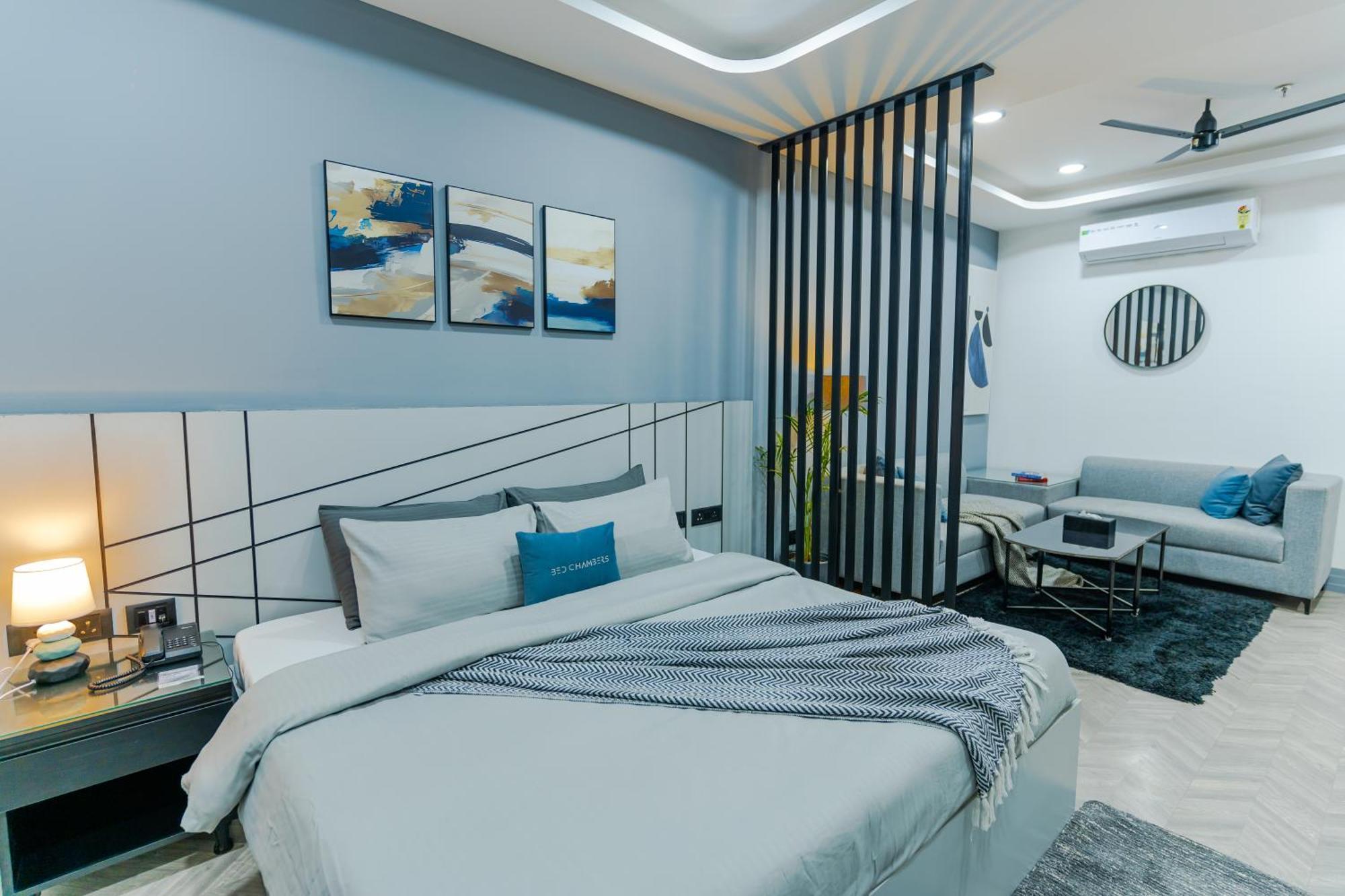 Bedchambers Luxury Apartment Near Golf Course Road グルガウン エクステリア 写真