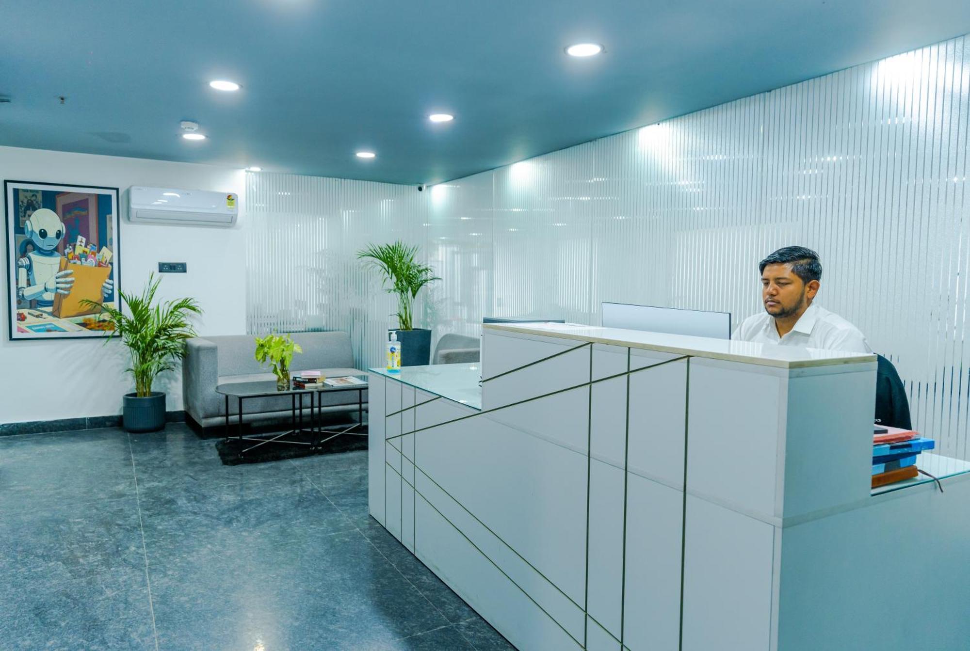 Bedchambers Luxury Apartment Near Golf Course Road グルガウン エクステリア 写真