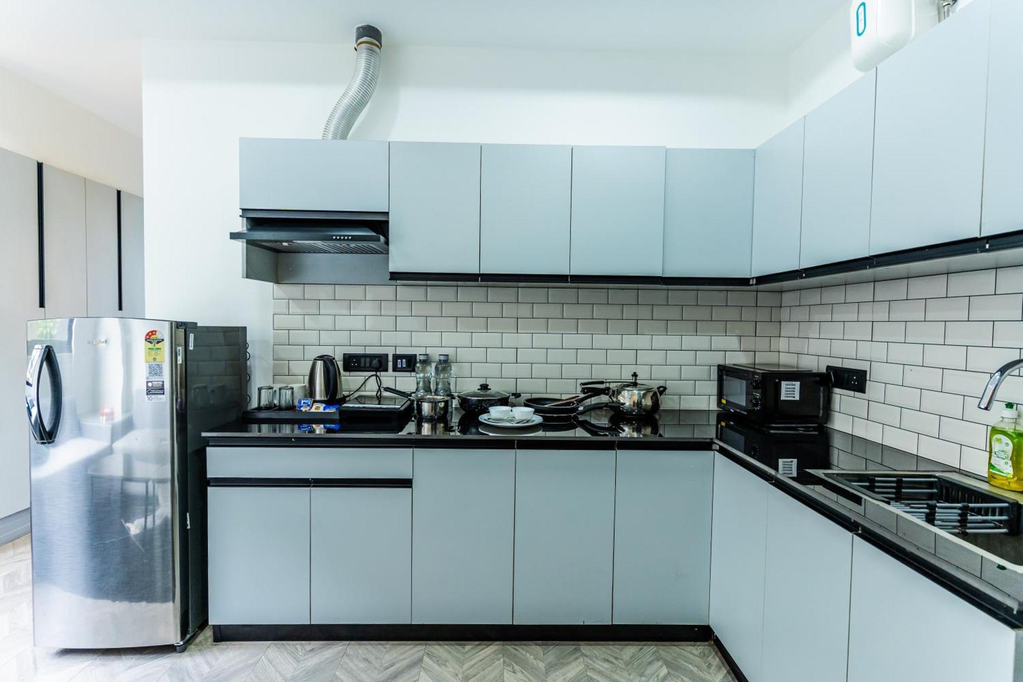 Bedchambers Luxury Apartment Near Golf Course Road グルガウン エクステリア 写真