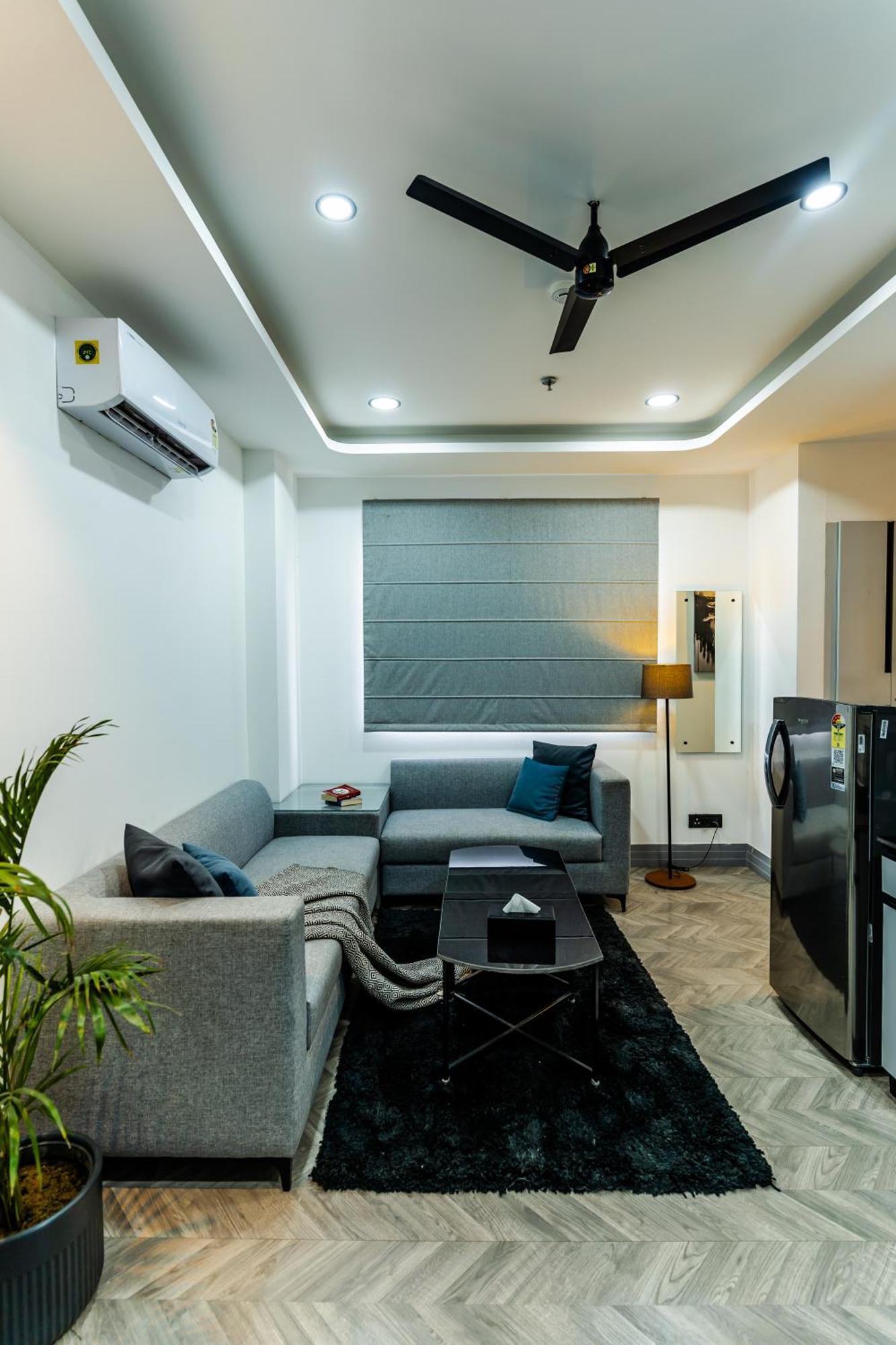 Bedchambers Luxury Apartment Near Golf Course Road グルガウン エクステリア 写真