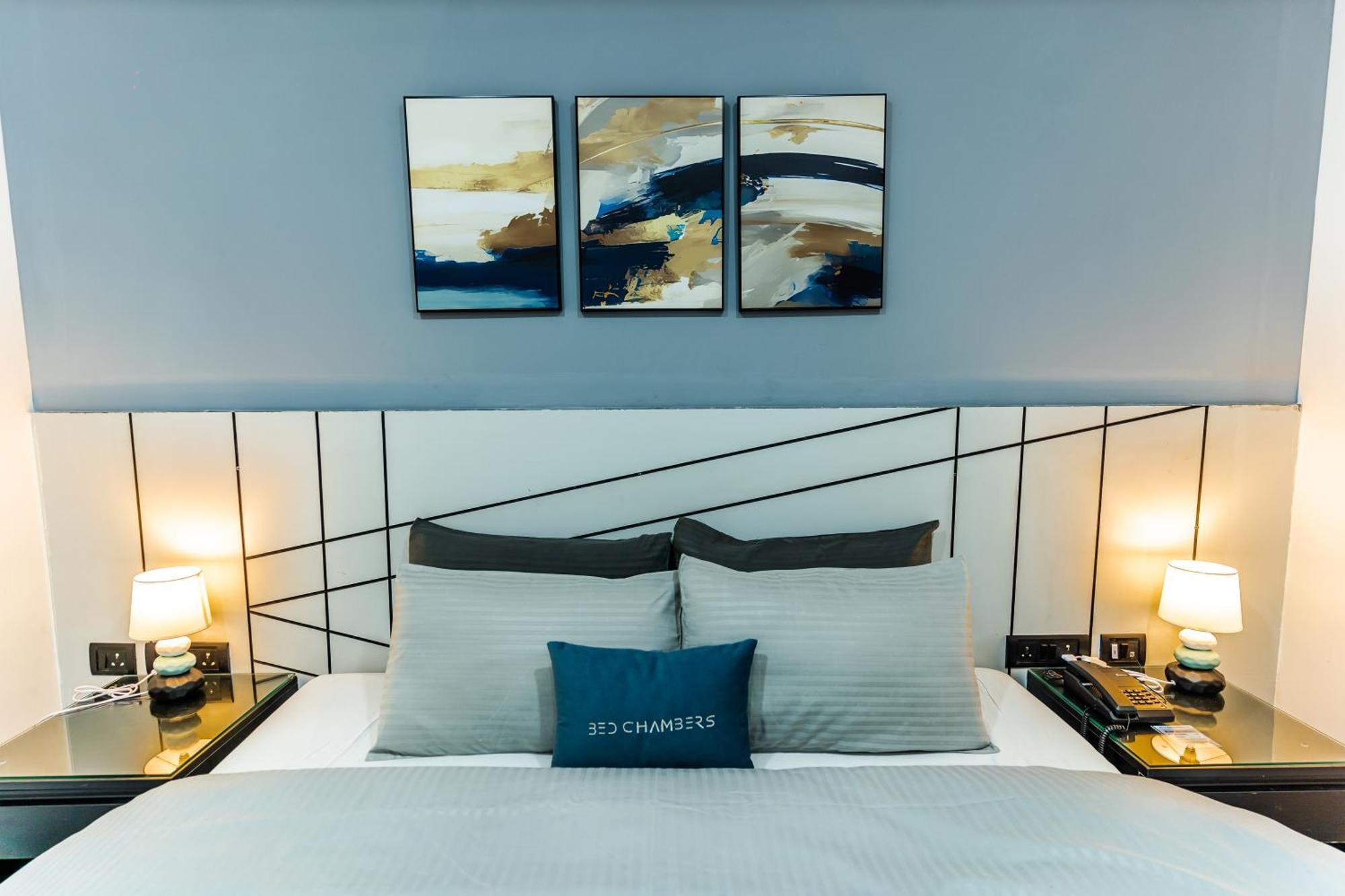 Bedchambers Luxury Apartment Near Golf Course Road グルガウン エクステリア 写真
